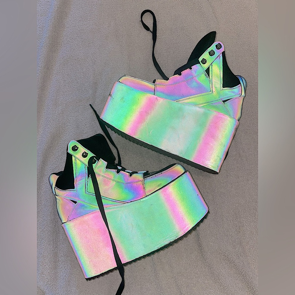 YRU Reflective Qozmo